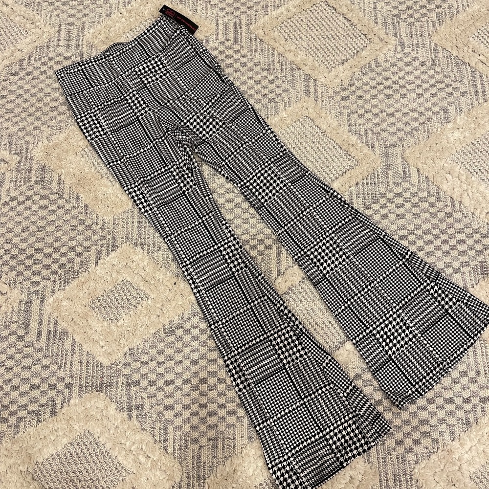 No Boundaries Houndstooth Black White Stretch Flare Pants Size Medium Junior